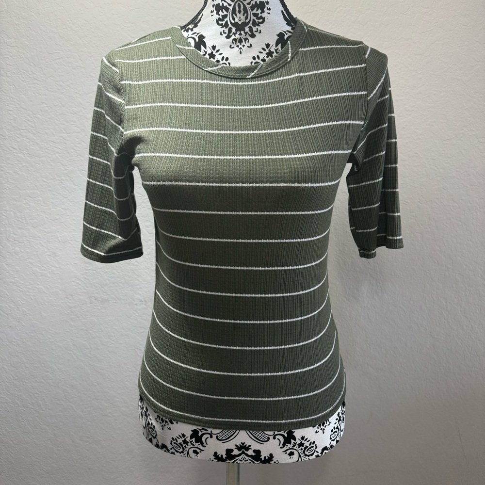 Olivia Rae Women’s Size M top Army Striped Green White 3/4 Sleeve t-shirt